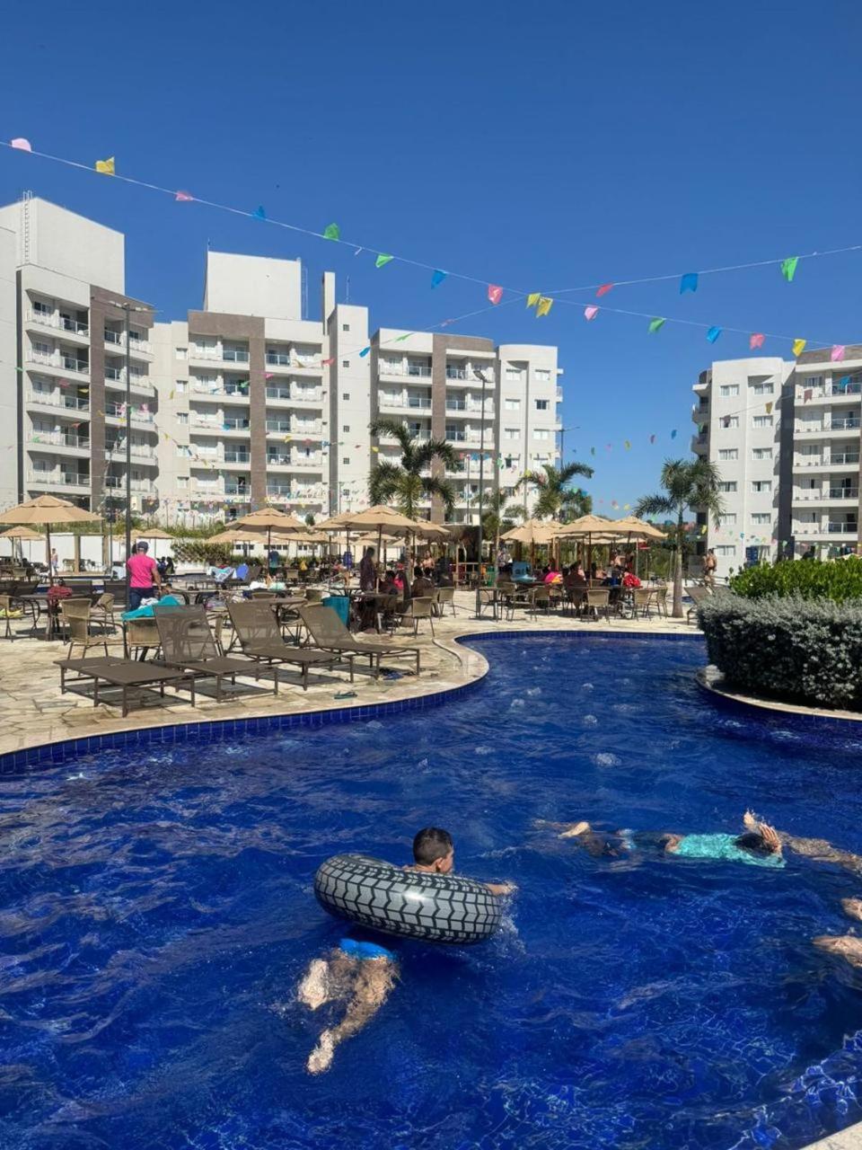 Aparthotel Eco Towers - Lagoa Quente - Acesso Ao Parque, Cafe, Jantar - Opcional